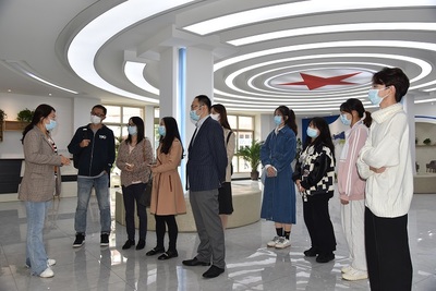 探訪科技前沿，共筑未來(lái)教育——我院師生參觀捷普科技(成都)有限公司紀(jì)實(shí)